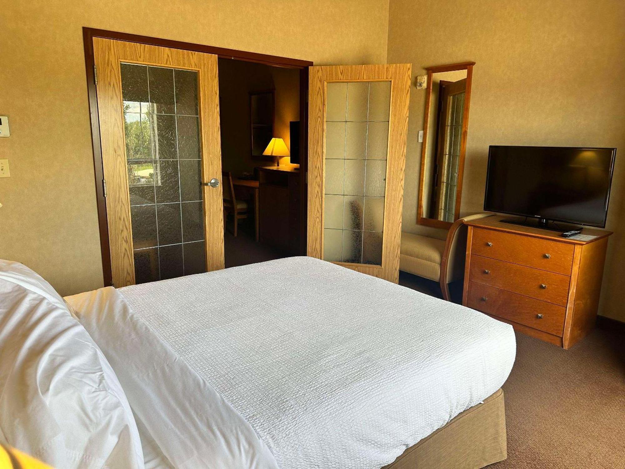 فندق Clarion Pointe Rimbey المظهر الخارجي الصورة